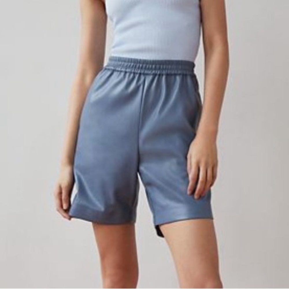 Aritzia Babaton Smith High-waisted Vegan Leather Elastic Waist Shorts Size 2